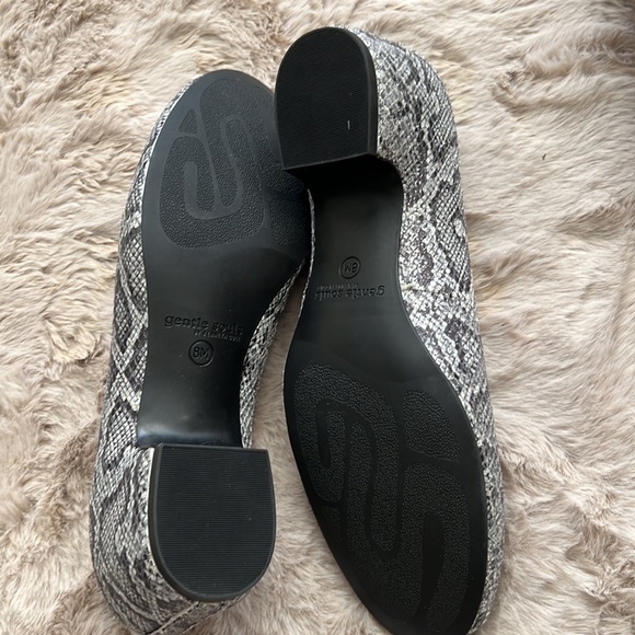 Gentle Souls by Kenneth Cole Loufer - Picture 5 of 8